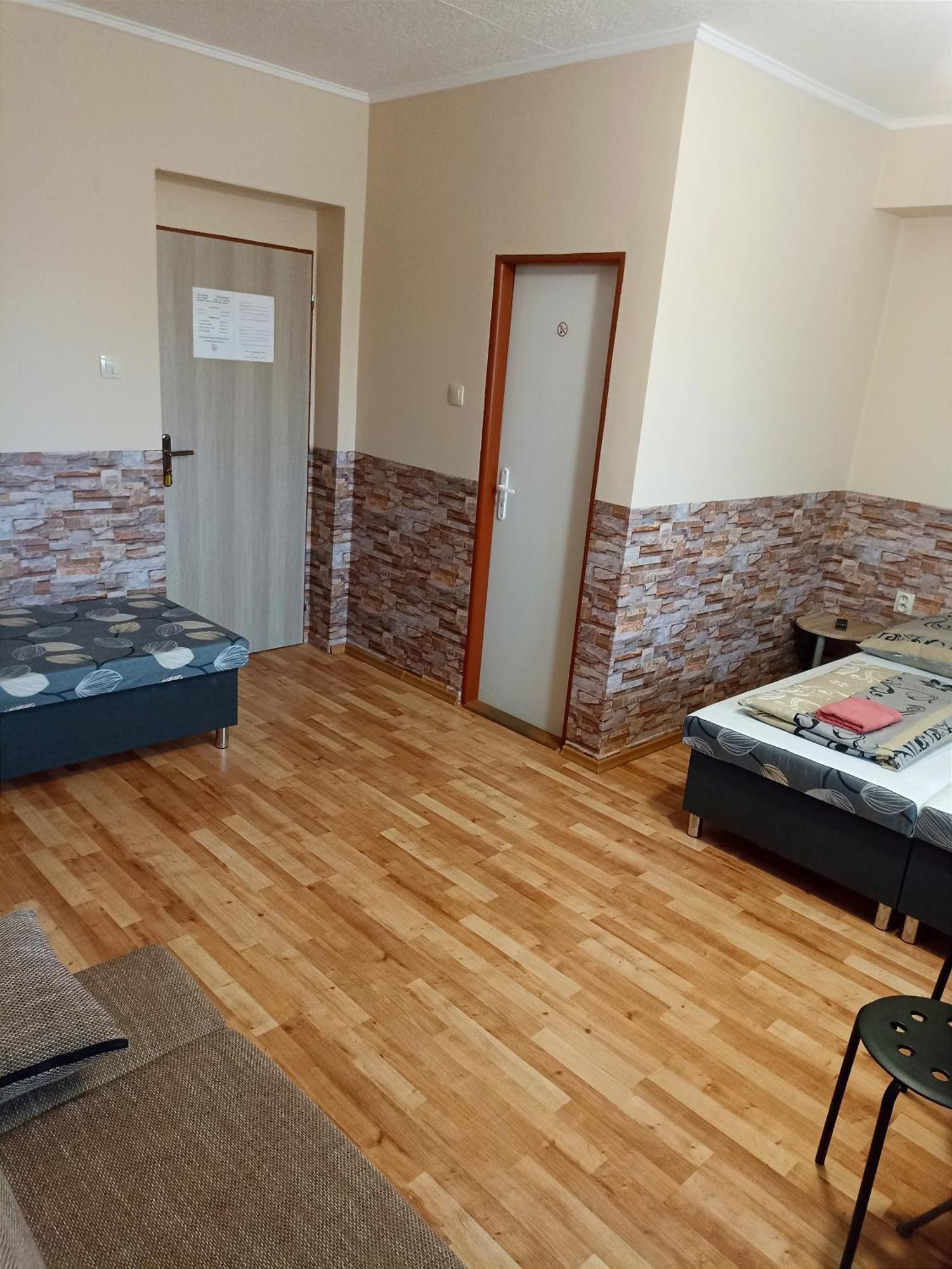 Abturist Penzion Štúrovo Buitenkant foto